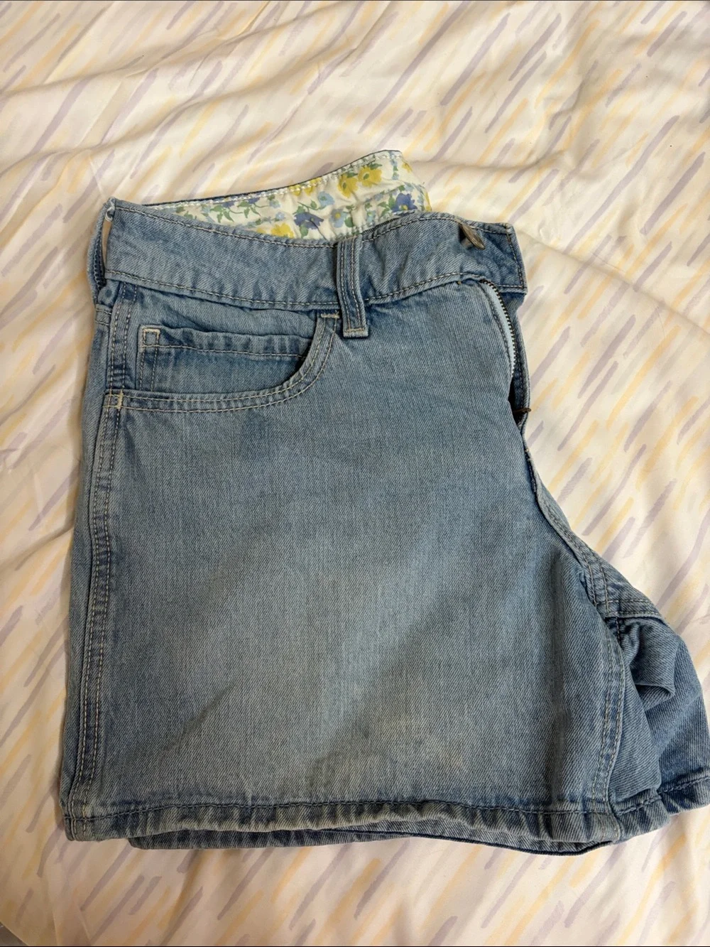 Hollister Light Blue Denim Women's low-rise baggy shorts